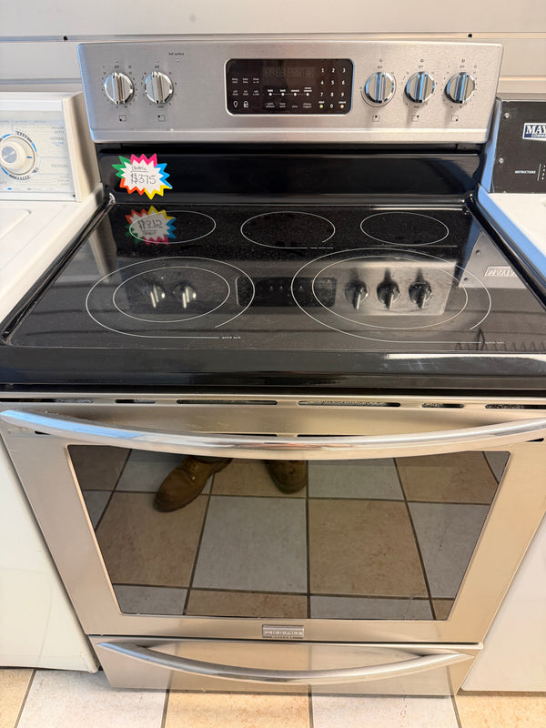 30” Freestanding Stainless Steel Frigidaire Gallery Glass Top Electric Range /w Convection