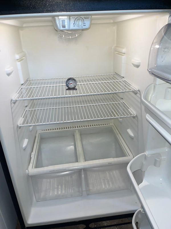 18 cu ft Frigidaire Top-freezer Refrigerator