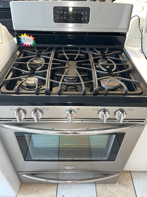 30” Frigidaire freestanding Gas Range