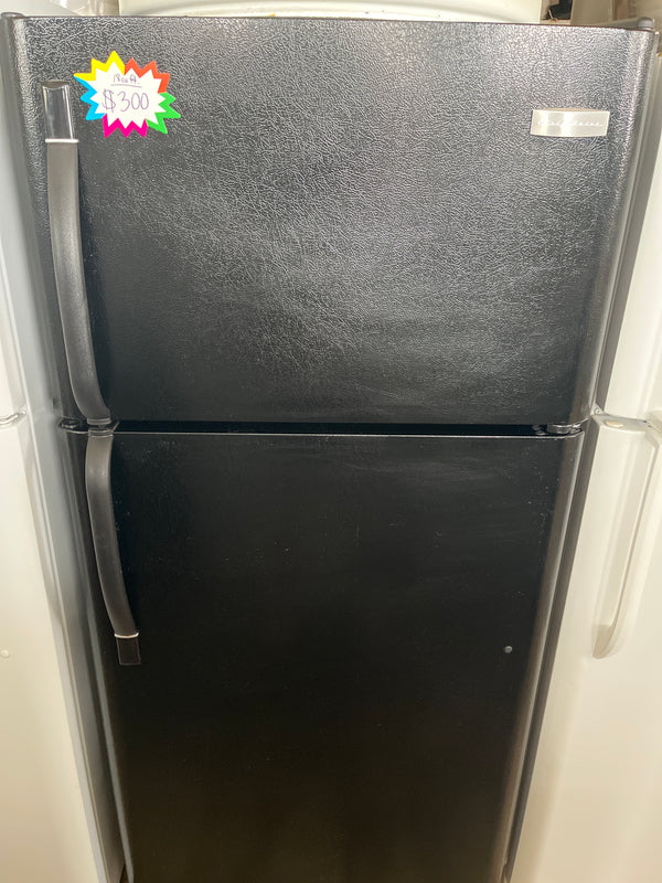 18 cu ft Frigidaire Top-freezer Refrigerator